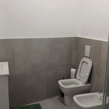 View 4 *